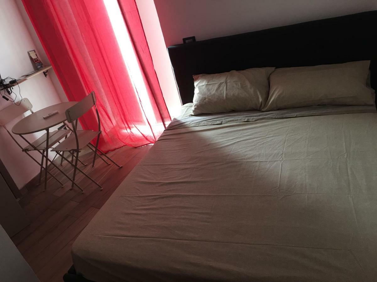 Na Tazzulel E Cafe Bed & Breakfast เนเปิลส์ ภายนอก รูปภาพ
